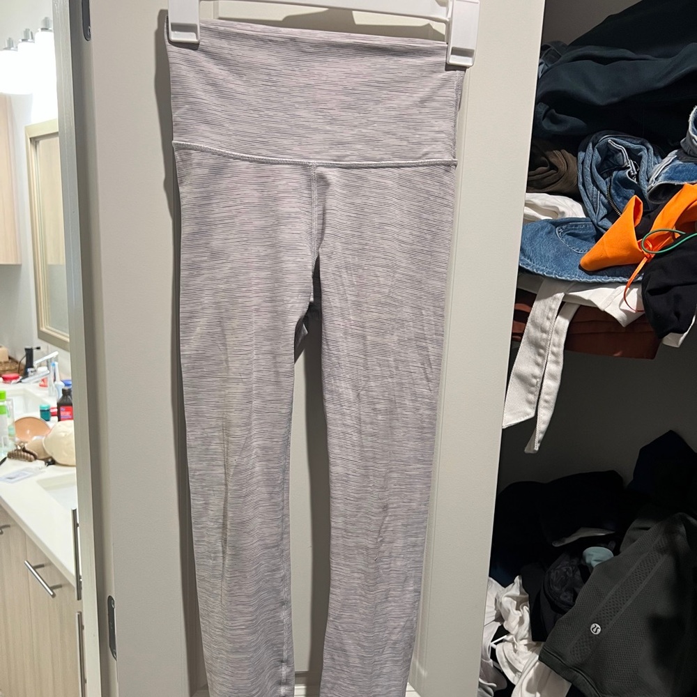 Lululemon Wunder under leggings